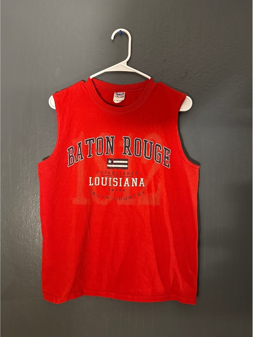 Gildan Red Sleeveless Shirt Baton Rouge Louisiana Medium